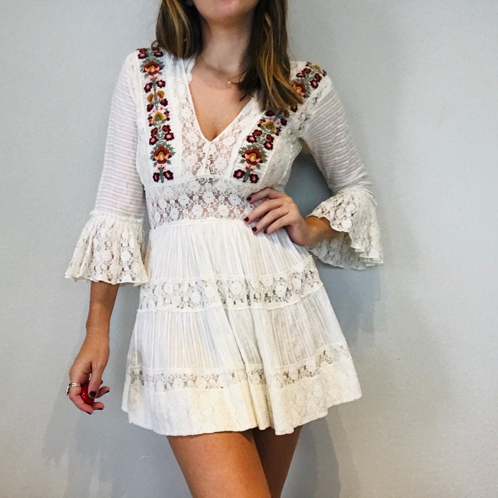❤️Free People one lace boho embroidered mini dress - Picture 3 of 8